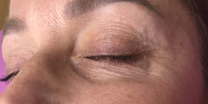 Permanentní make-up rtů nebo pudrové obočí na Smíchově