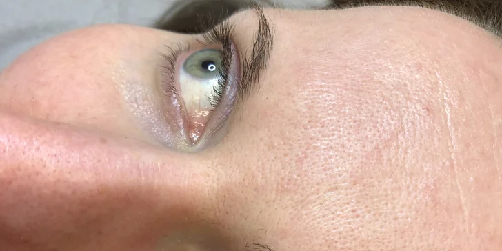 Permanentní make-up rtů nebo pudrové obočí na Smíchově