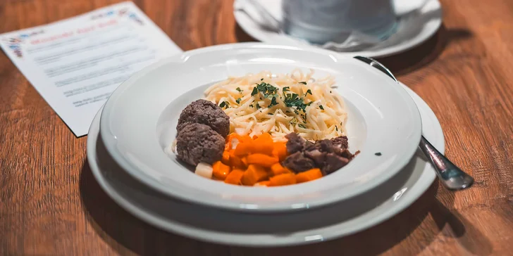 Voucher na jídlo i pití v nové restauraci v centru Ostravy: česká klasika v moderním hávu a na čepu plzeň
