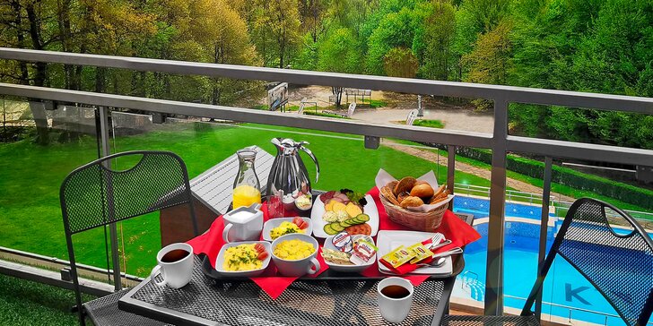 Hotel obklopený horami a lesy: dovolená se snídaní či polopenzí, neomezeným wellness i zábavou