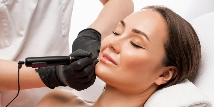 Permanentní make-up rtů nebo pudrové obočí na Smíchově
