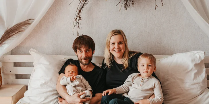 Rodinné či new born focení v ateliéru v boho stylu: 8 upravených snímků