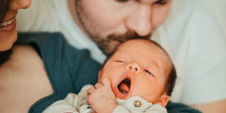Rodinné či new born focení v ateliéru v boho stylu: 8 upravených snímků