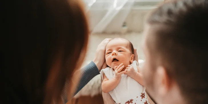 Rodinné či new born focení v ateliéru v boho stylu: 8 upravených snímků