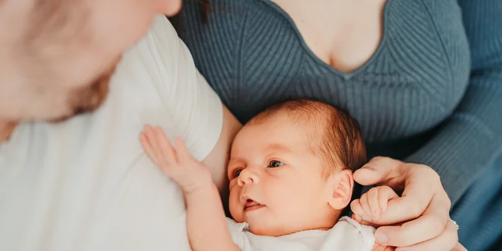 Rodinné či new born focení v ateliéru v boho stylu: 8 upravených snímků