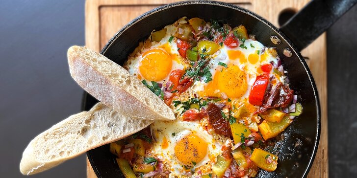Snídaně a horký nápoj: palačinky, omeleta i losos pro 1-2 os. kousek od Petřína
