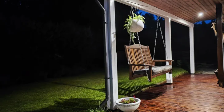 Dovolená v luxusní chatě pod Pustevnami až pro 8 osob: zahrada s grilem, sauna i koupací vířivý sud