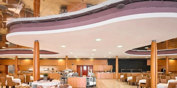 Dovolená v chorvatských Vodicích: Depandance Imperial Green 3* ubytování vč. polopenze a dopravy busem