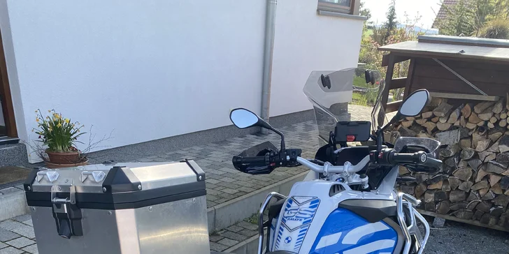 Pronájem motorky BMW R 1200 GS Adventure na den či víkend s neomezeným nájezdem
