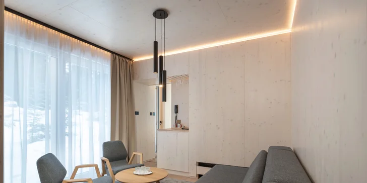 Dovolená v unikátních Björnson Tree Houses s novým venkovním wellness, 2 děti do 9,9 let zdarma