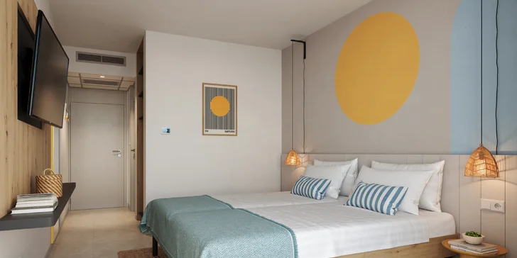 Rabac na Istrii: hotel 70 m od pláže, venkovní a dětský bazén, plná penze, 3. osoba zdarma