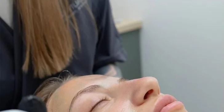 Omlazení pleti: lifting, ultrazvukové či manuální čištění, karboxyterapie, TC Plus peeling nebo mezoterapie