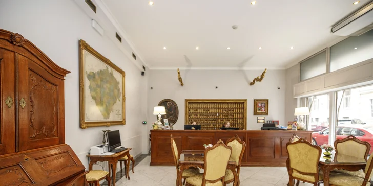 4* hotel na Starém Městě: snídaně v ceně a Karlův most za rohem