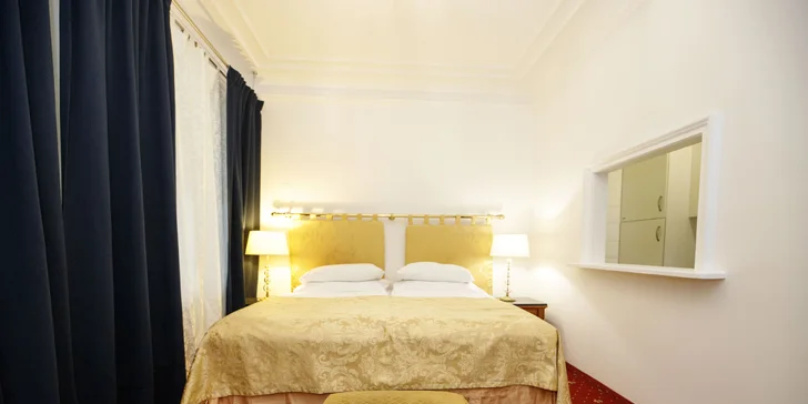 4* hotel na Starém Městě: snídaně v ceně a Karlův most za rohem