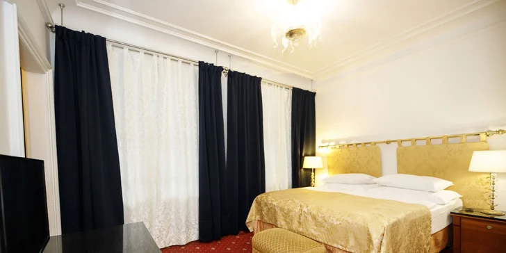 4* hotel na Starém Městě: snídaně v ceně a Karlův most za rohem