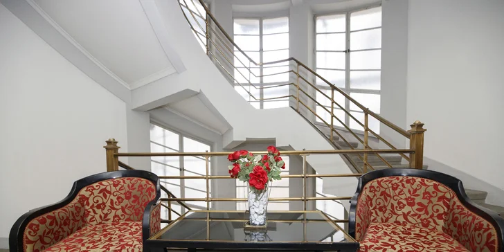 4* hotel na Starém Městě: snídaně v ceně a Karlův most za rohem