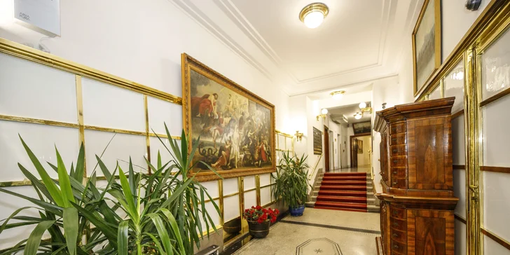 4* hotel na Starém Městě: snídaně v ceně a Karlův most za rohem
