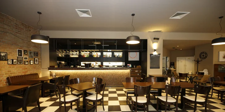 4* hotel na Starém Městě: snídaně v ceně a Karlův most za rohem