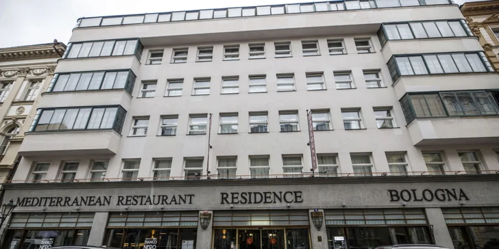 4* hotel na Starém Městě: snídaně v ceně a Karlův most za rohem