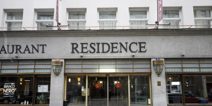 4* hotel na Starém Městě: snídaně v ceně a Karlův most za rohem