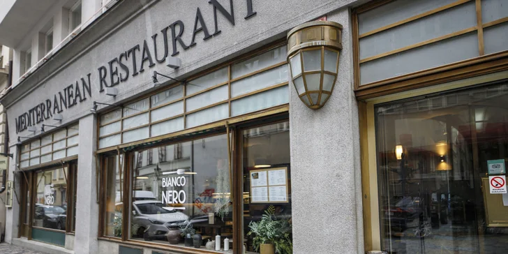 4* hotel na Starém Městě: snídaně v ceně a Karlův most za rohem