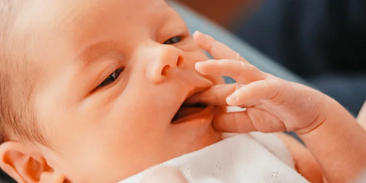 Rodinné či new born focení v ateliéru v boho stylu: 8 upravených snímků