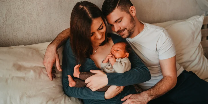Rodinné či new born focení v ateliéru v boho stylu: 8 upravených snímků