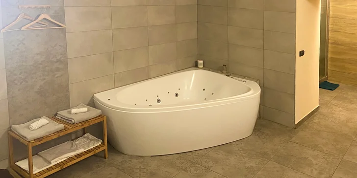 Privátní wellness s vířivou vanou a odpočinkovou místností: 1,5-2 hod.