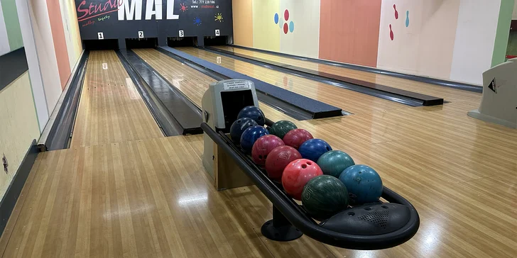 1 nebo 2 hodiny bowlingu až pro 4 hráče v centru Českých Budějovic