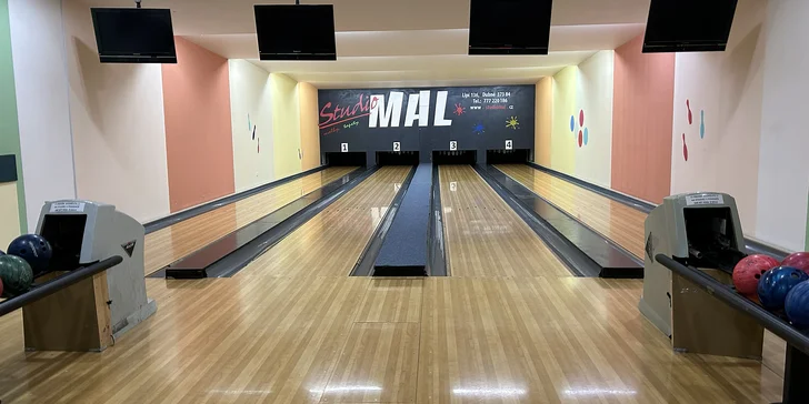 1 nebo 2 hodiny bowlingu až pro 4 hráče v centru Českých Budějovic