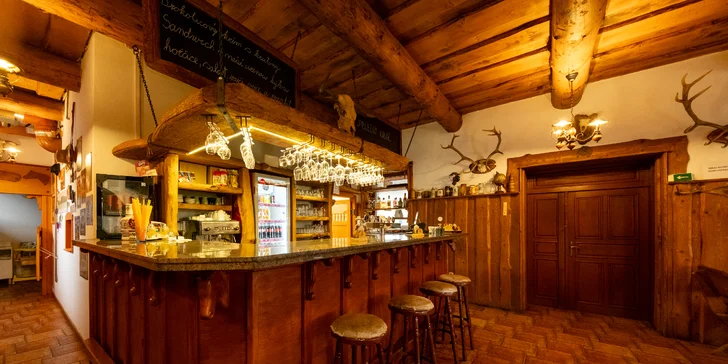 Luxusní beef pastrami burger a hranolky pro 1 nebo 2 osoby na westernovém ranči