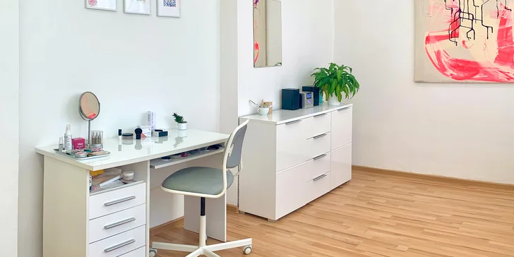 Kosmetické balíčky: laminace obočí, peeling, masáž, maska i líčení
