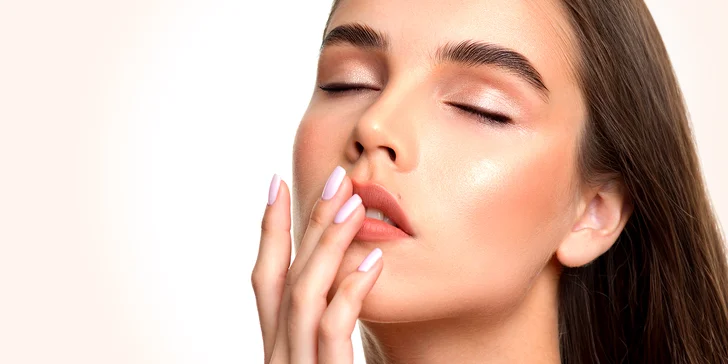 Kosmetické balíčky: laminace obočí, peeling, masáž, maska i líčení