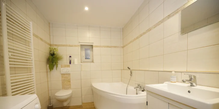 Dovolená v Plzni: Vybavené apartmány pro pár i rodinu i parkování zdarma