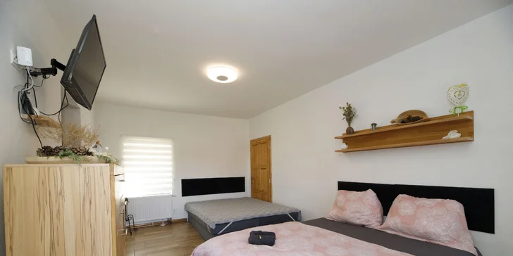 Dovolená v Plzni: Vybavené apartmány pro pár i rodinu i parkování zdarma