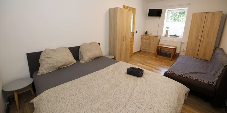 Dovolená v Plzni: Vybavené apartmány pro pár i rodinu i parkování zdarma