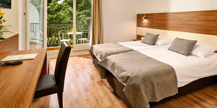 Dovolená v chorvatských Vodicích: Depandance Imperial Green 3* ubytování vč. polopenze a dopravy busem