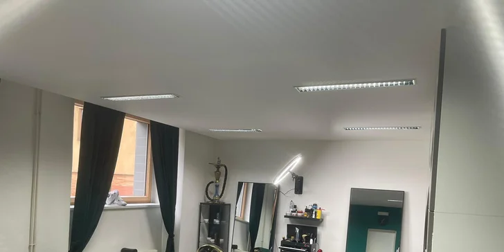 Klasický střih nebo střih strojkem, úprava vousů i kompletní balíčky