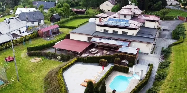 Příjemný penzion v Jeseníkách se snídaní a bazénem pro pár i rodinu