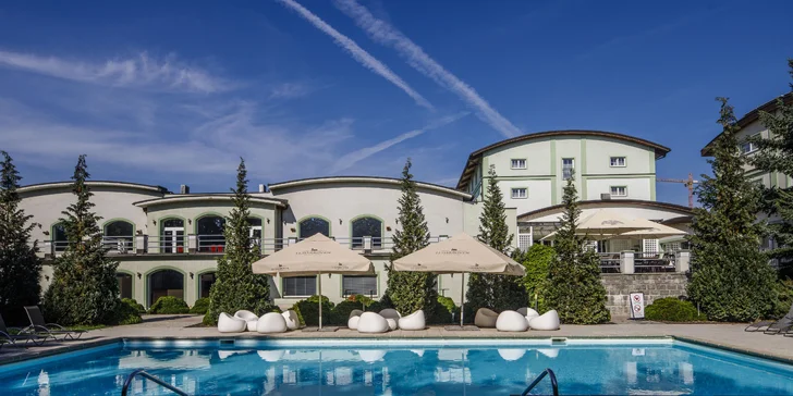 Pobyt v Plzni: 4* hotel se snídaní, tenisem, padelem a drinkem