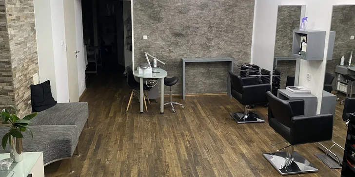 Dámský střih nebo melír pro všechny délky vlasů v centru Prahy