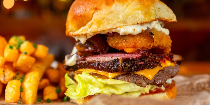 Luxusní beef pastrami burger a hranolky pro 1 nebo 2 osoby na westernovém ranči