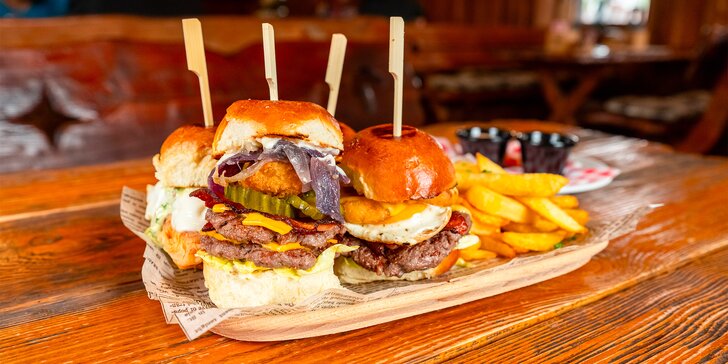 Set 4-8 mini burgerů na western ranči: klasický a smash hovězí burger, pulled smoke ribs i smažené kuře