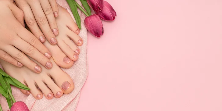 Manikúra nebo pedikúra s Footlogix a možností gel laku či Shellacu