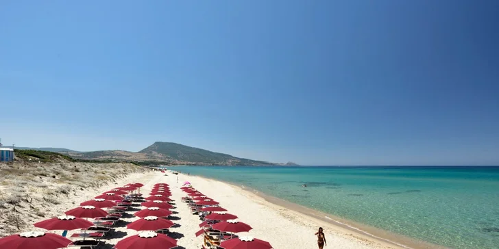Sardinie s plnou penzí: Hotel Bellevue Resort Sardinia**** u písčité pláže, letenky i transfery v ceně