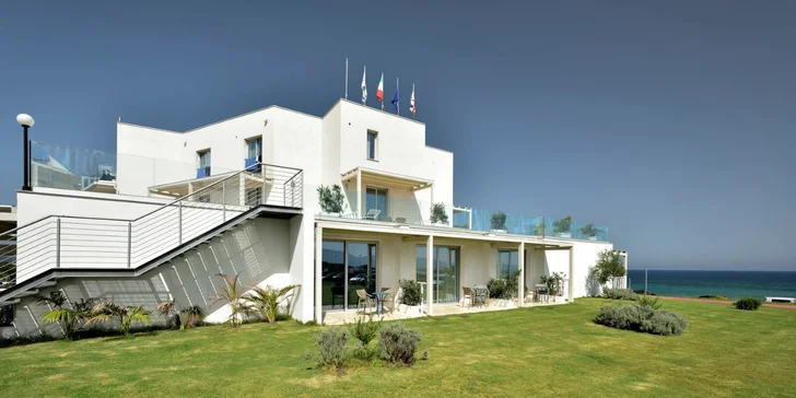 Sardinie s plnou penzí: Hotel Bellevue Resort Sardinia**** u písčité pláže, letenky i transfery v ceně