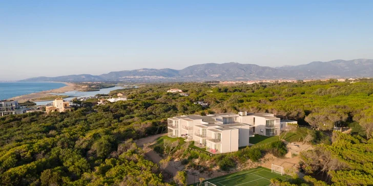 Sardinie s plnou penzí: Hotel Bellevue Resort Sardinia**** u písčité pláže, letenky i transfery v ceně