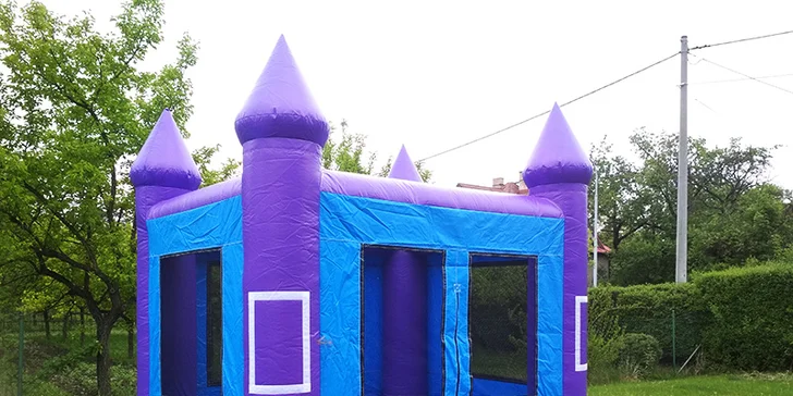 1000 či 2000 Kč na zapůjčení her či vybavení na oslavy: skákací hrad, dětský koutek, party stan a další