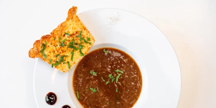 6chodové francouzské menu pro 2 osoby: maso i mořské plody, kuchař s michelinskou praxí