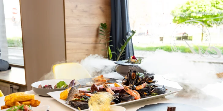 6chodové francouzské menu pro 2 osoby: maso i mořské plody, kuchař s michelinskou praxí